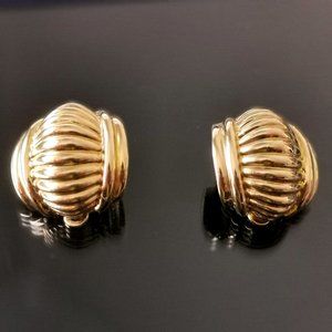 Vintage Gold Tone Clip on Earrings
